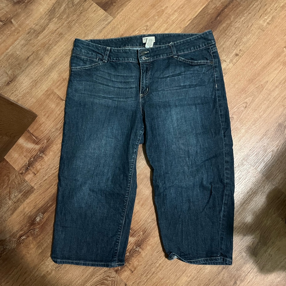 GAP women’s Curvy Flare Capris